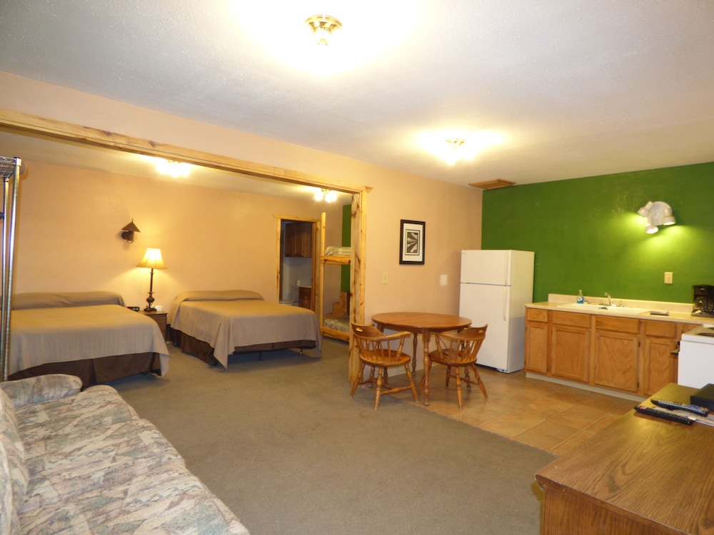 The Hitching Post Hotel and Farm Store view 2