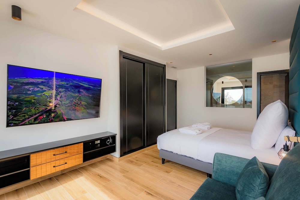 Villa Infinity