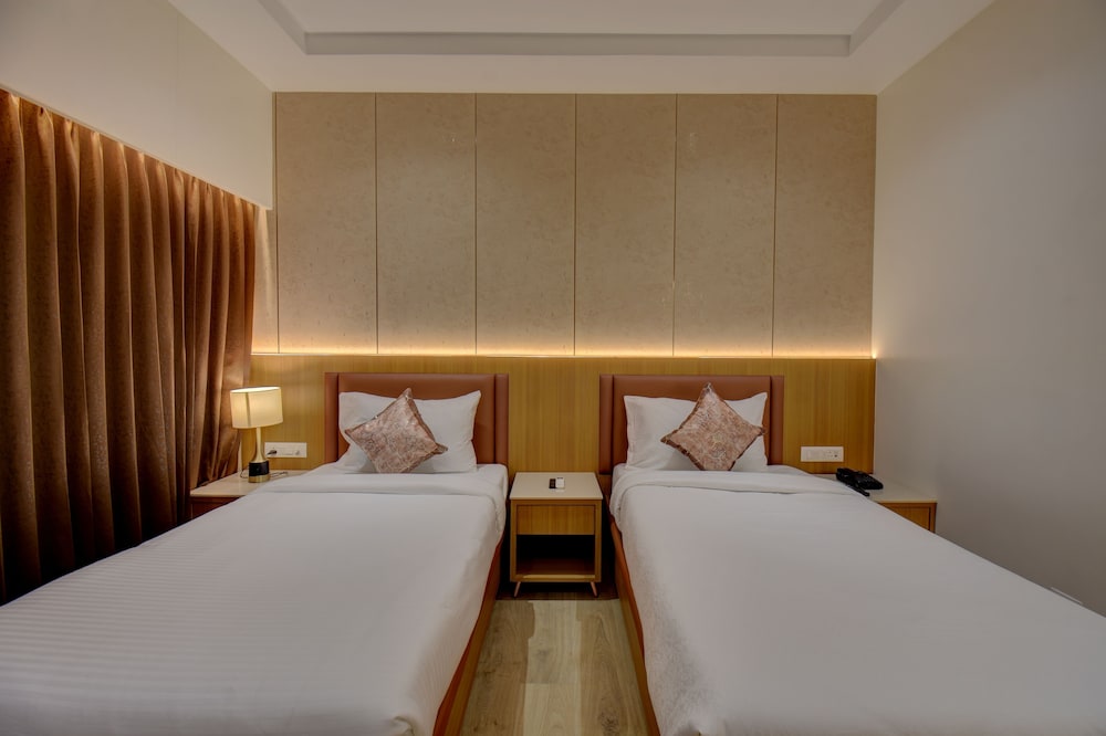 Hotel Warma Palace