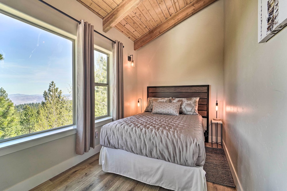 Hot Tub, Pool Table: Luxe Reno Chalet w/ Mtn View! view 4