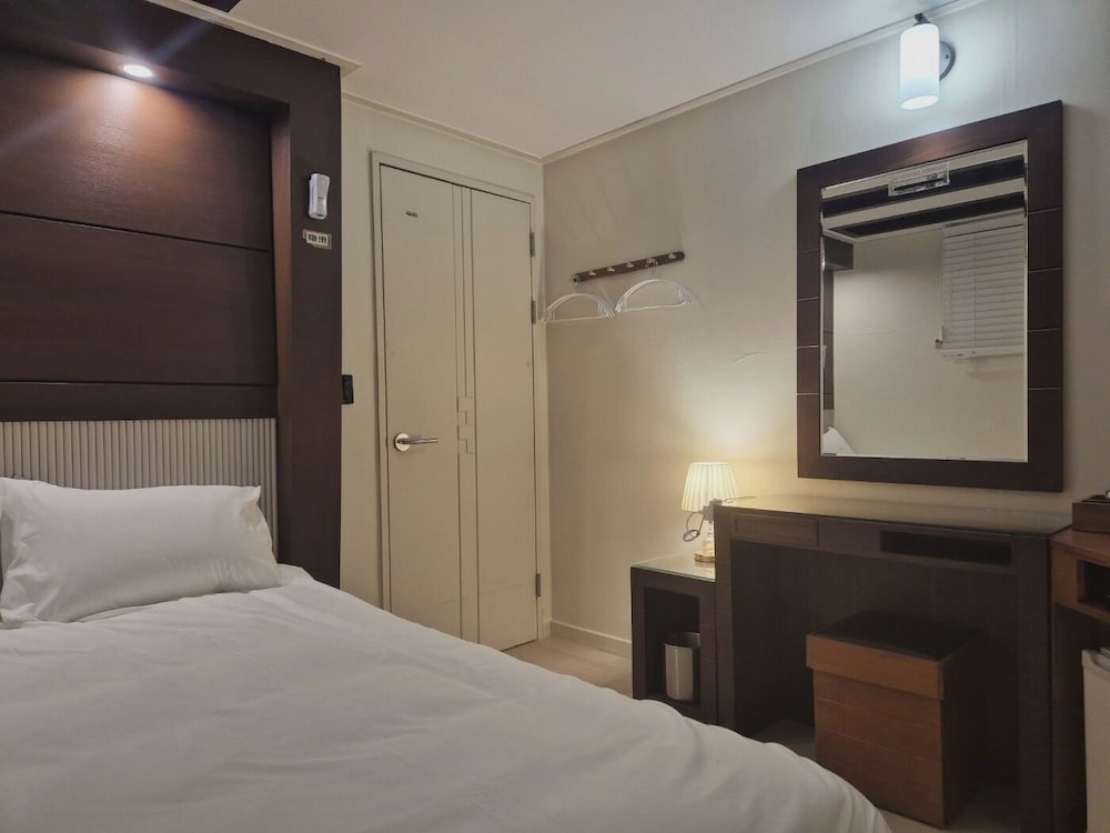 AnOn hostel