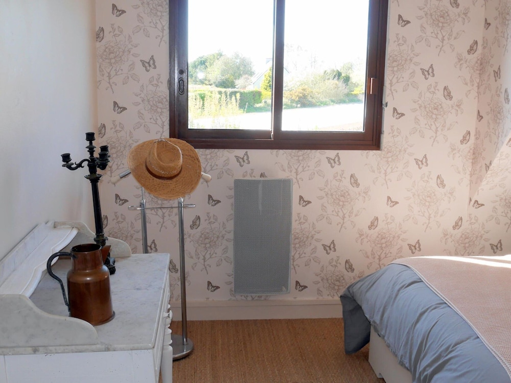 Holiday Home With Jacuzzi, Guisseny