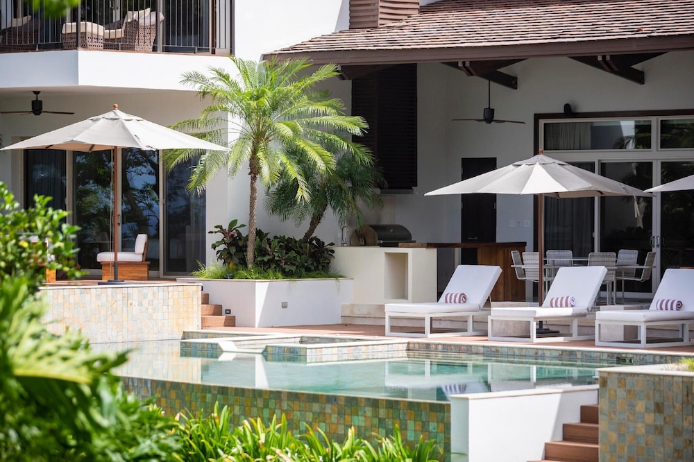 Villa Belvedere Pacific Sunsets 2 Private Pools
