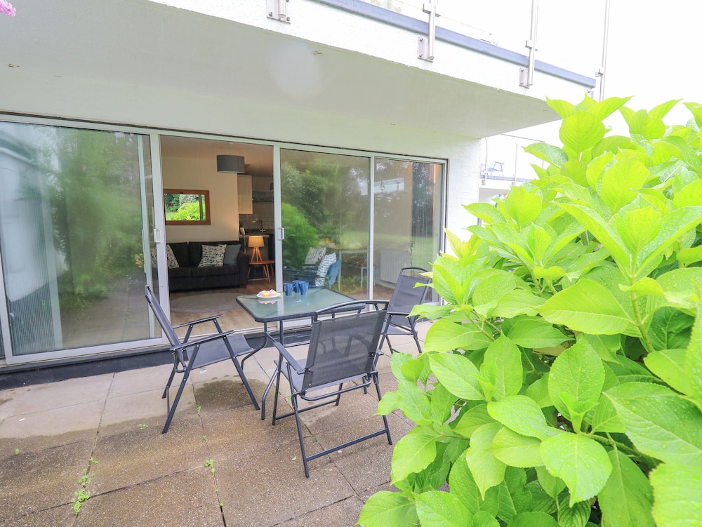 14 Coedrath Park