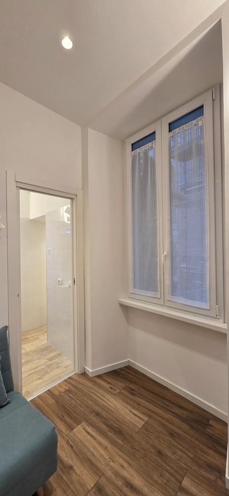 Rooms And Comfort Apartment