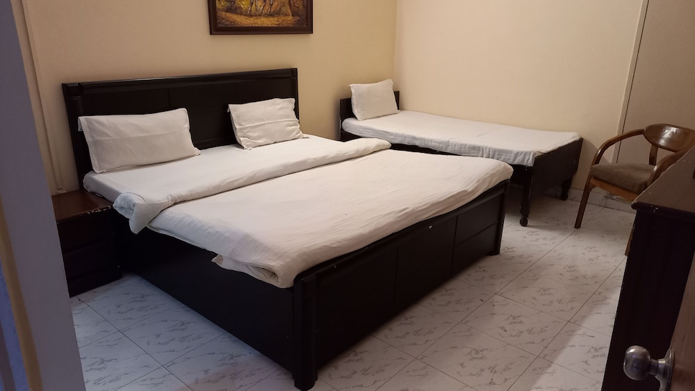 Room-boutique Guest Room in Heart of Ne