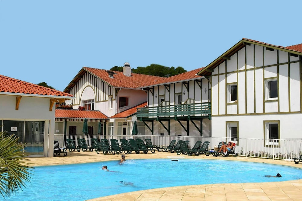 Cassen Holiday for Eight Guests