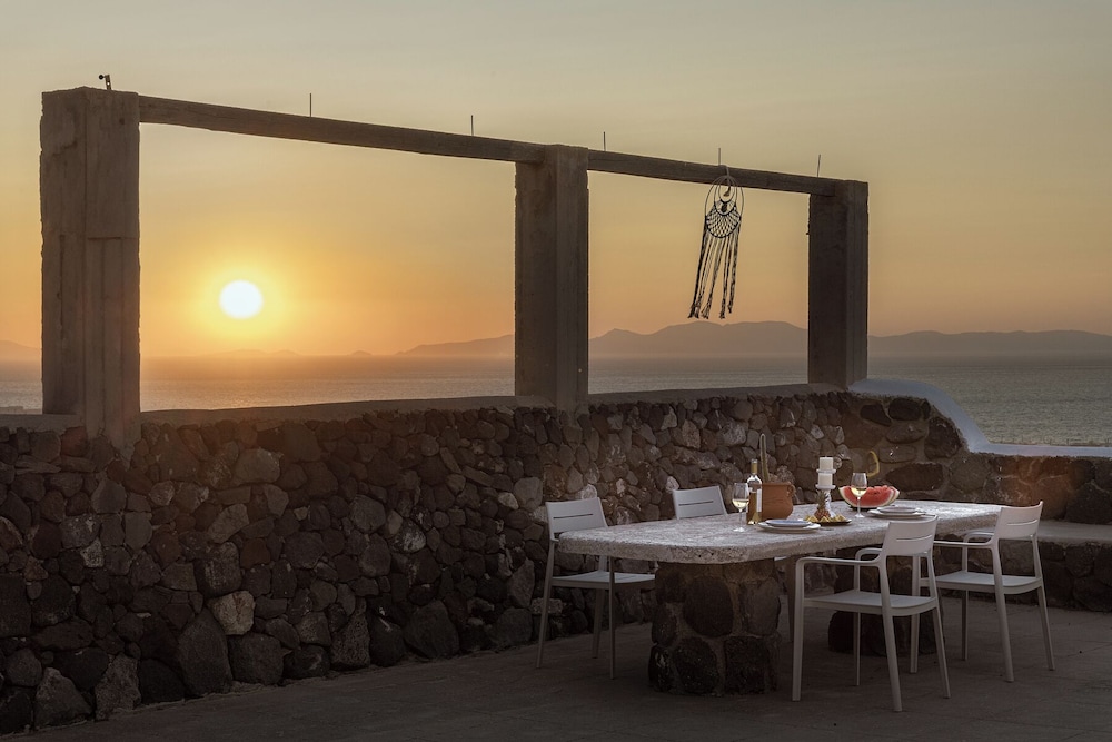 GTK Santorini Oia Sunset Villas