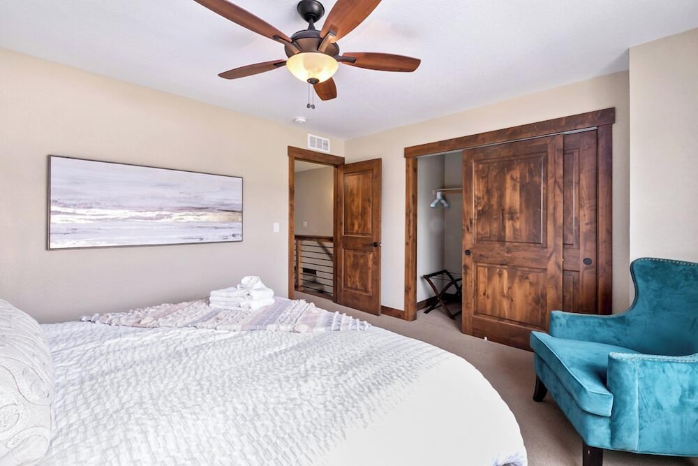 Old Town North Getaway King Beds & Game Room!