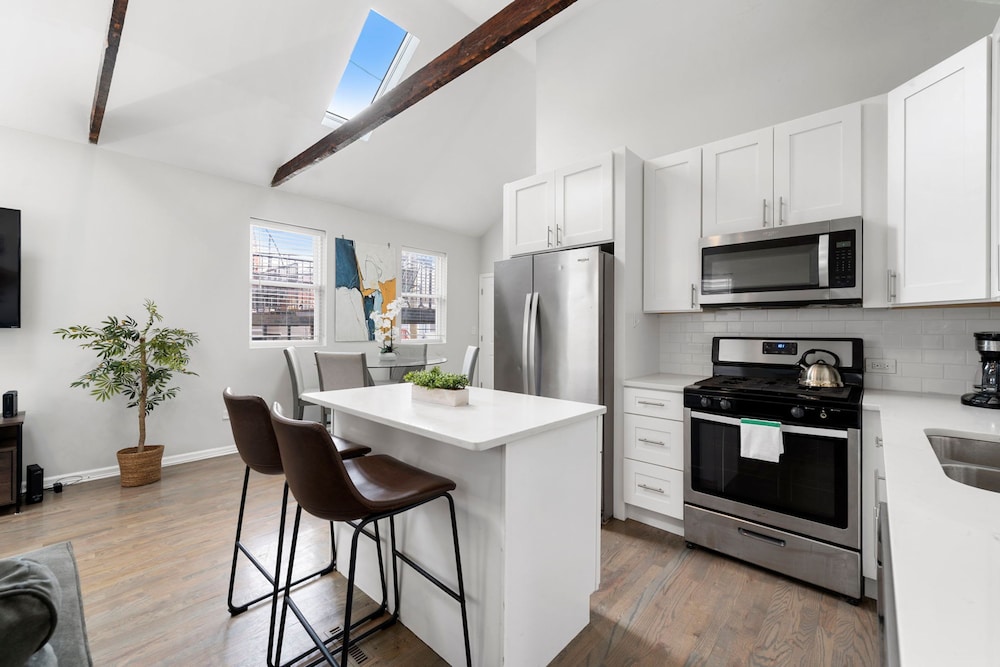 Chicago Treasure 4 Bed Getaway