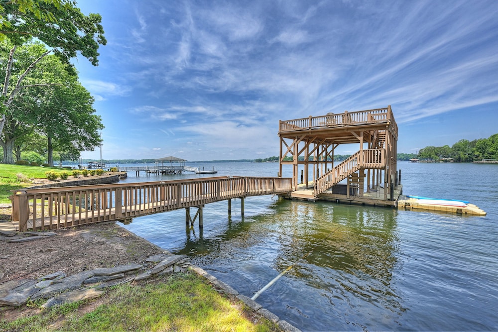 Make a Big Splash in 7BR Lake Norman Home!