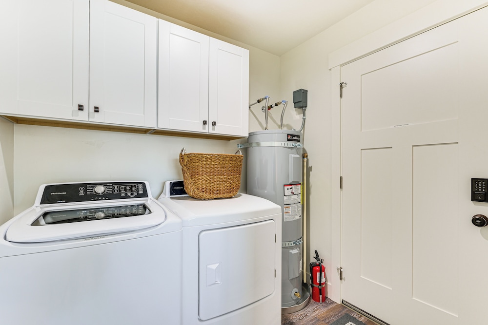 2 Mi to Beaverhead River: Family-friendly Home!