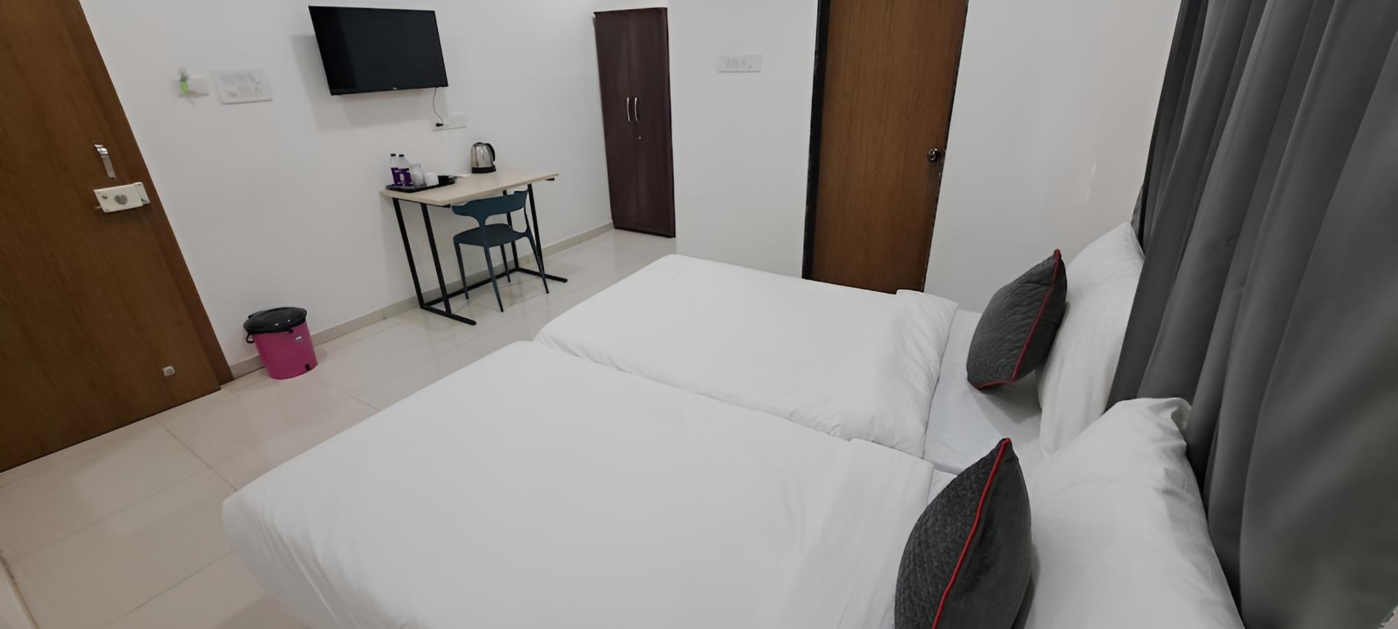 Hotel Housemate Bliss view 5