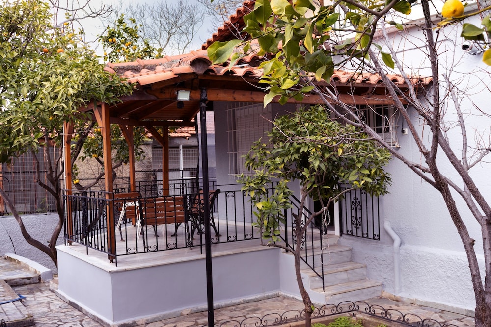Aggelos Home in Kato Alepohori