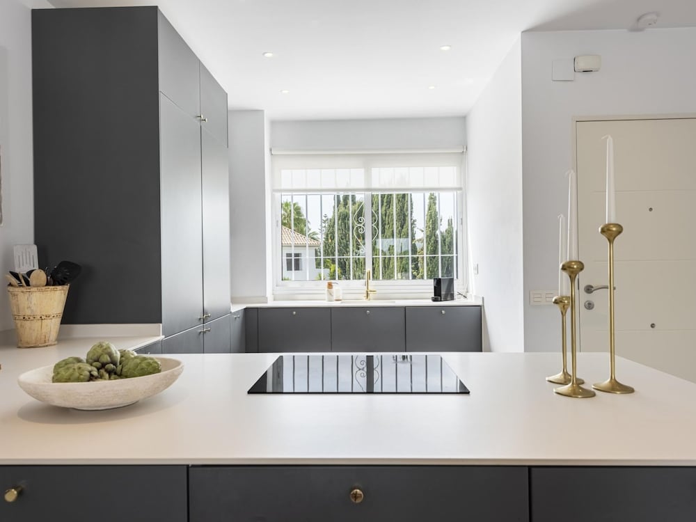Contemporary new Apartment With 2 Terraces
