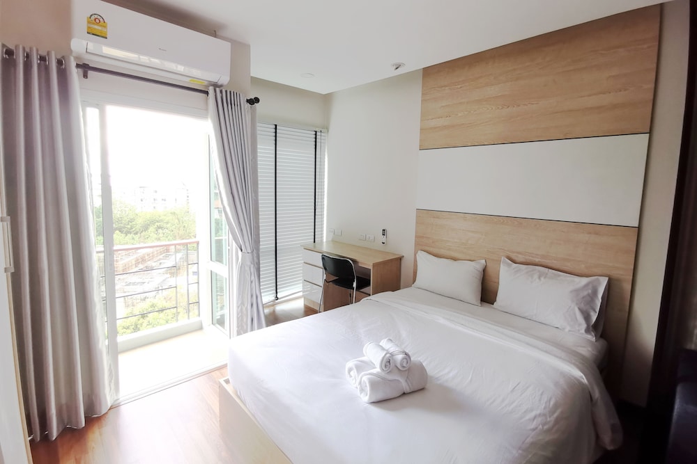 Homerent at Mountain Central Festival view 5