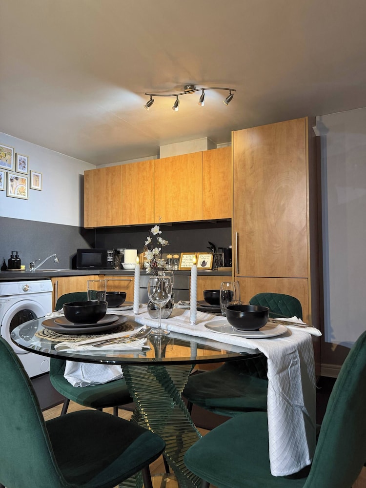 2bed Flat 5 Mins From New Street Free Parking