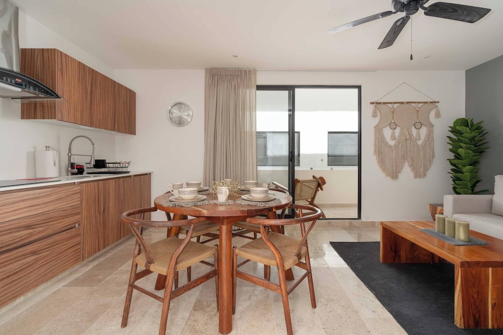 Beautiful and Comfortable, 1 Bedroom! The Best in Zama!