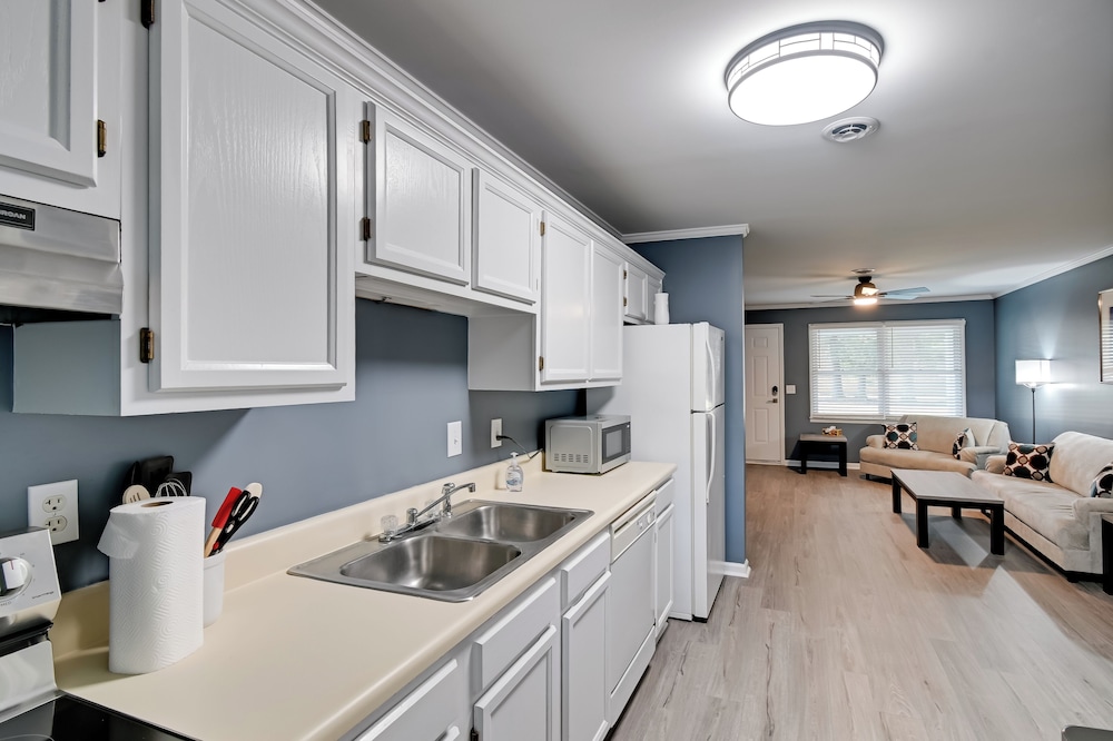Private Patio: Apt 6 Mi to Cheraw State Park!