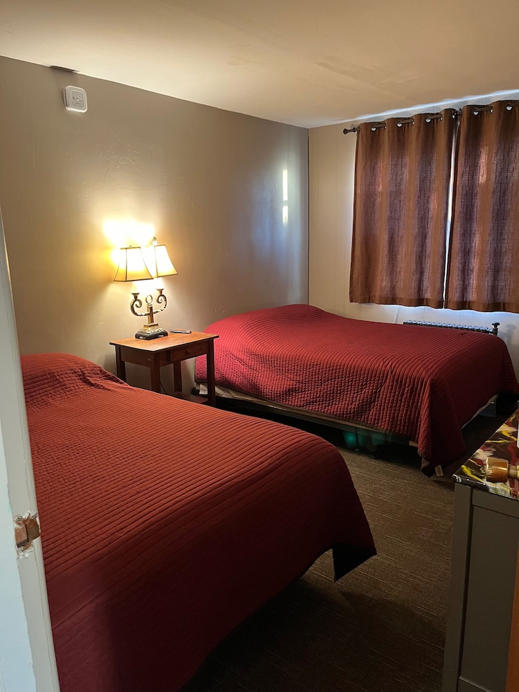 Burge Hotel view 3