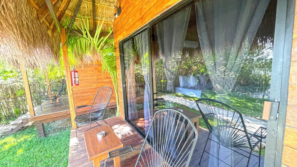 Hotel Isabella Bacalar Front Lagoon