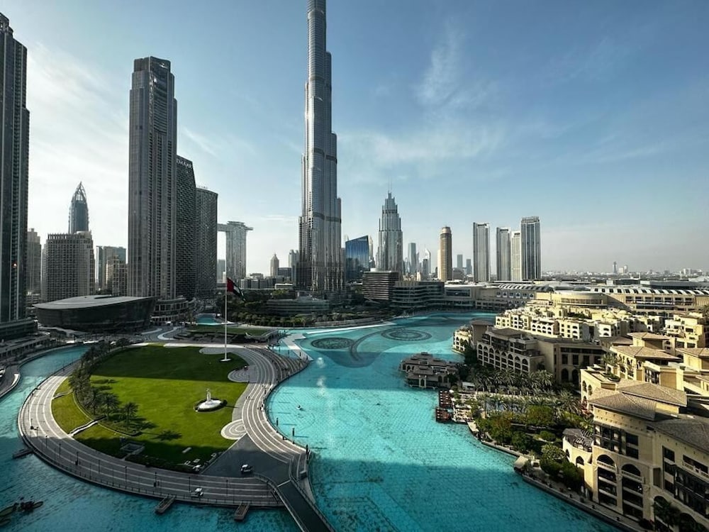 Durrani Homes - Grand 5BR besides Burj khalifa and Fountain view