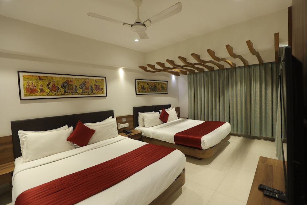 Hotel Shreeji Vatika-Airport Road