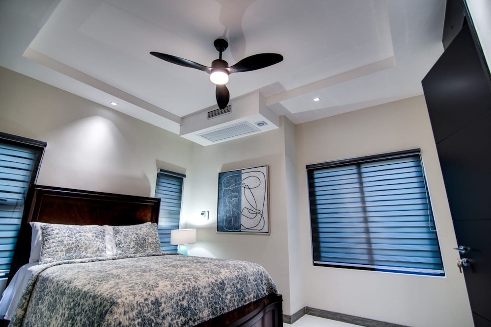 Sun-soaked Paradisiac Escape 3BR Private Beach Pool