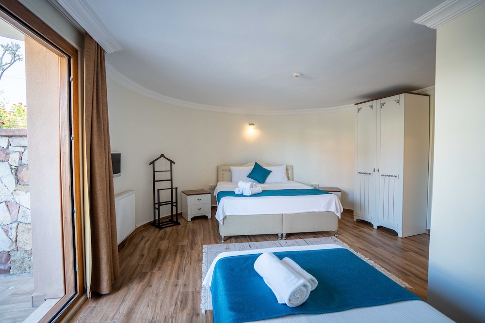 Cunda Giritlioğlu Otel Yetişkinlere Özel +12 - Image 32