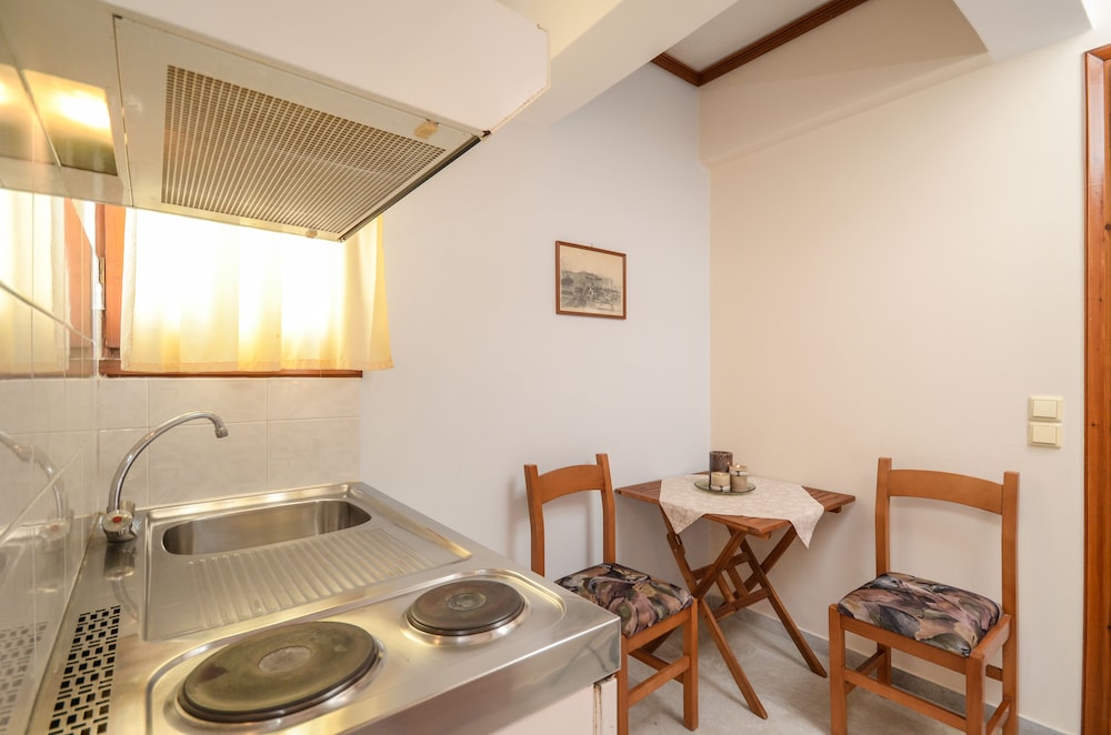 Rena Valetta Studios photo 3