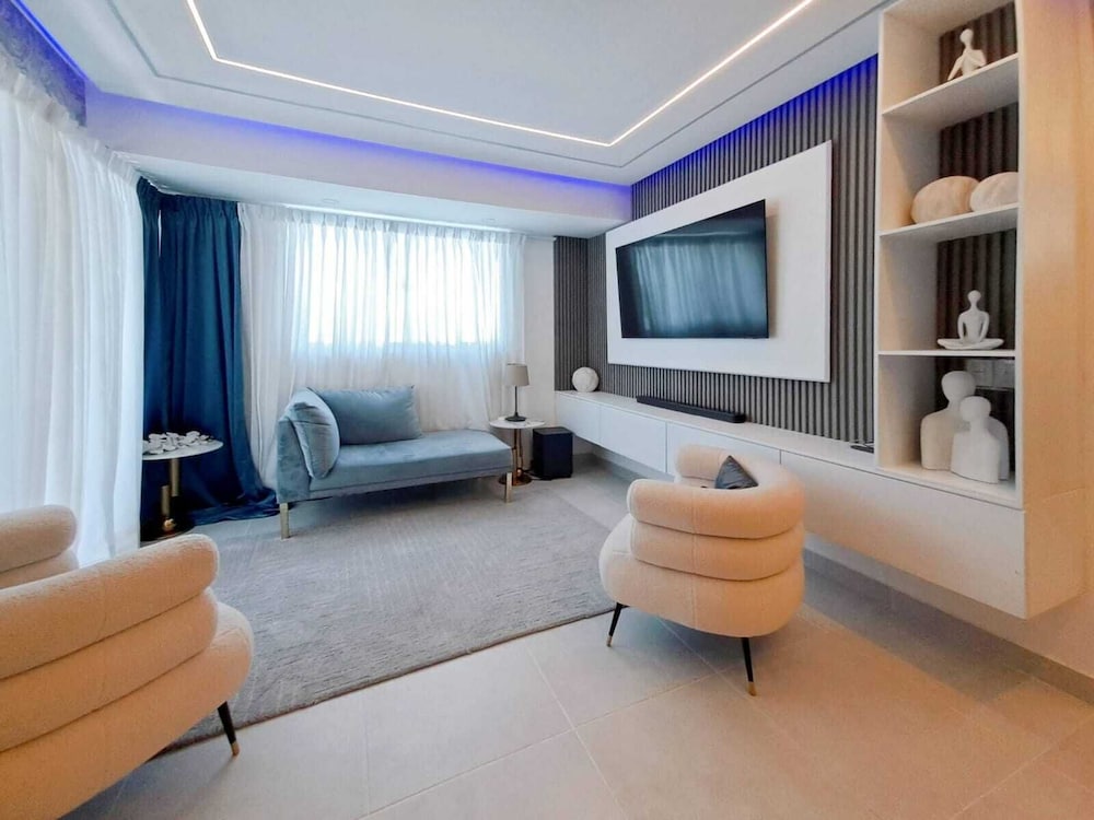 Enjoy Stylish 3br 3, 5b Stylish, Downtown Ocean View