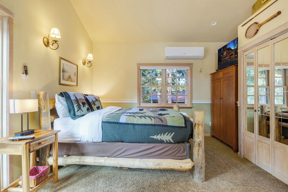 Tahoe Mountain Retreat Sleeps 12!