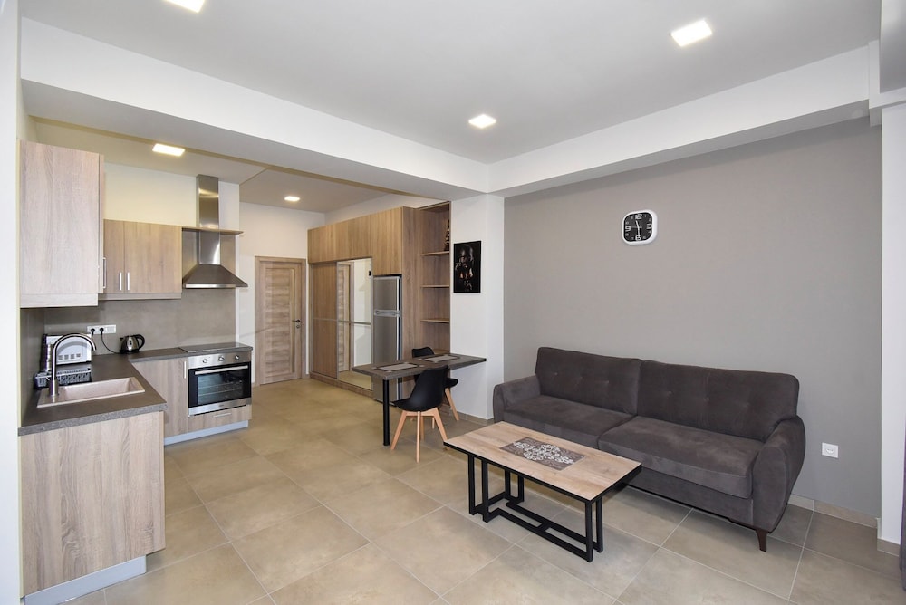 Aparthotel by Luxe Group KO16