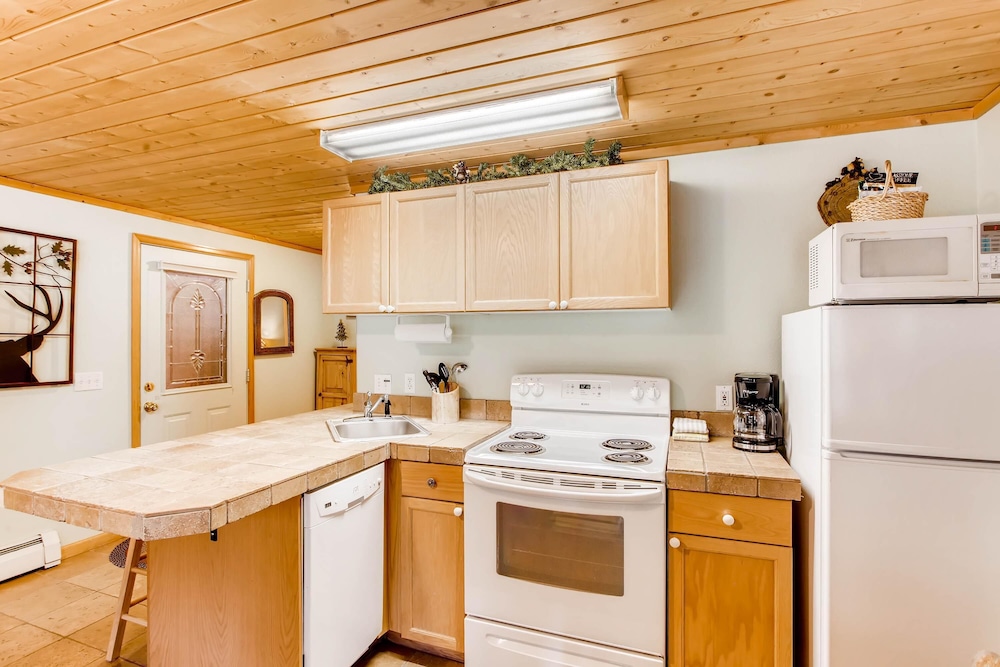 Estes Park Condos - Property Image 107