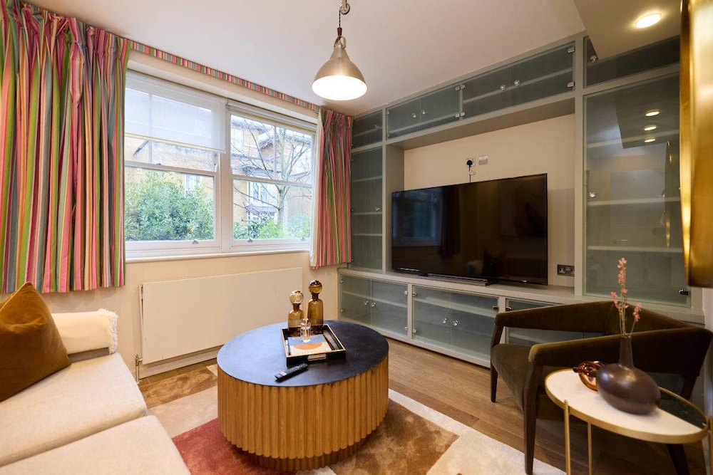 The South Hampstead Hideaway - Stylish 6bdr Home