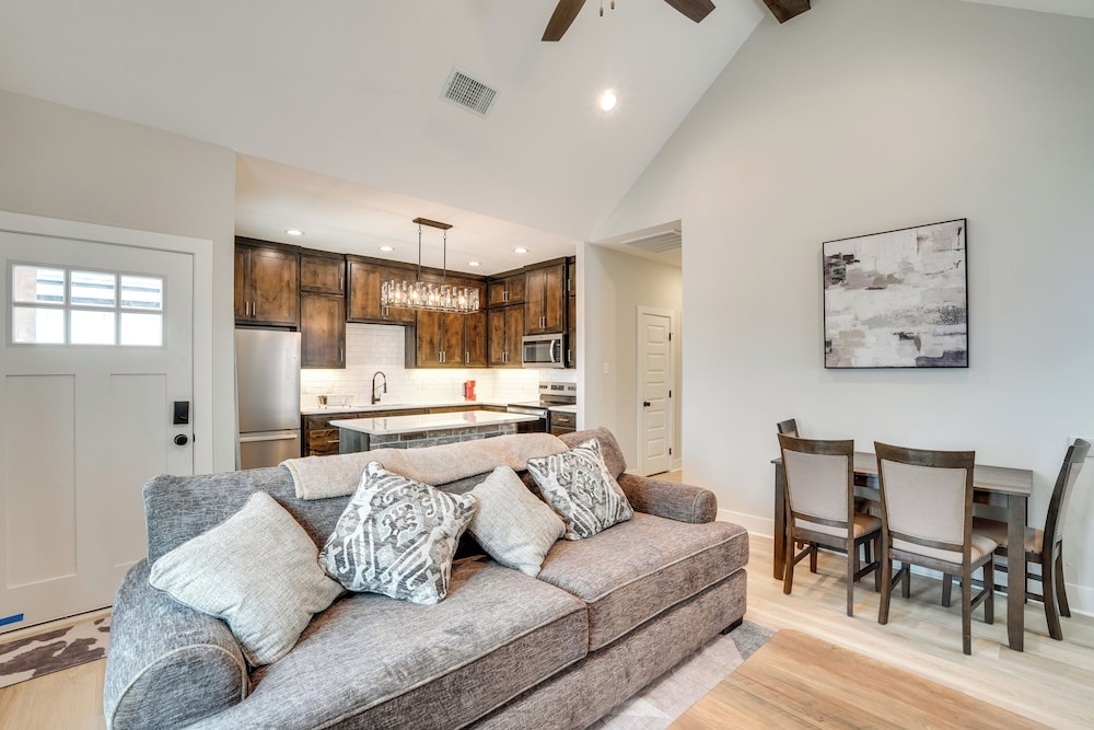 7 Mi to Afb: Central & Modern San Angelo Home