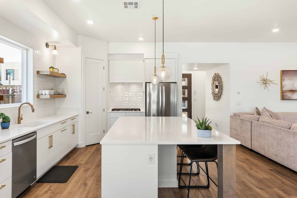Coral Canyon Entourage by RedAwning view 5