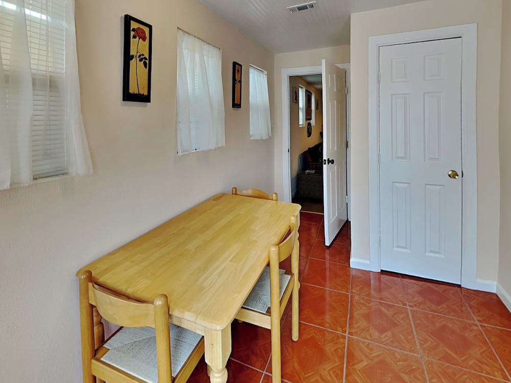 Sugar Shack Bungalow by Ryson Vacation Rentals