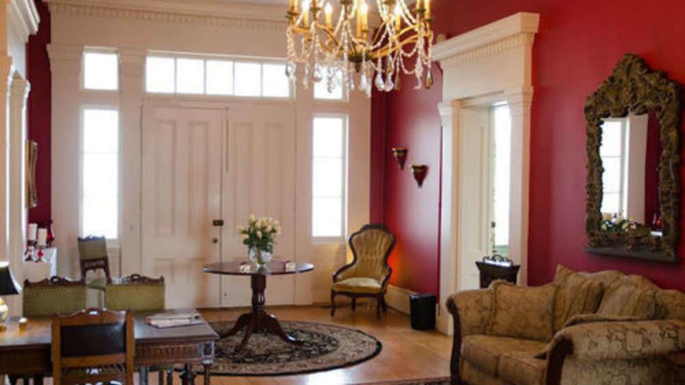 Bourbon Manor B&B