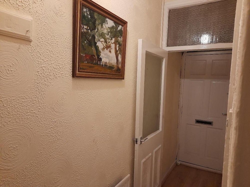 Immaculate 3-bed House in Middlesbrough With Wifi view 5