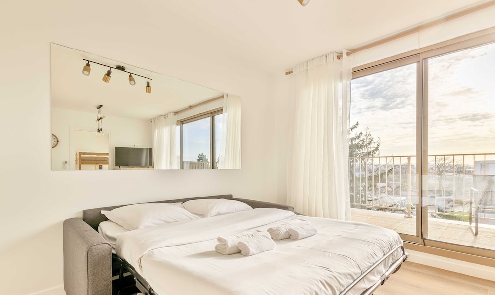 Modern Apt With Balcony-6p-close to Disney/paris