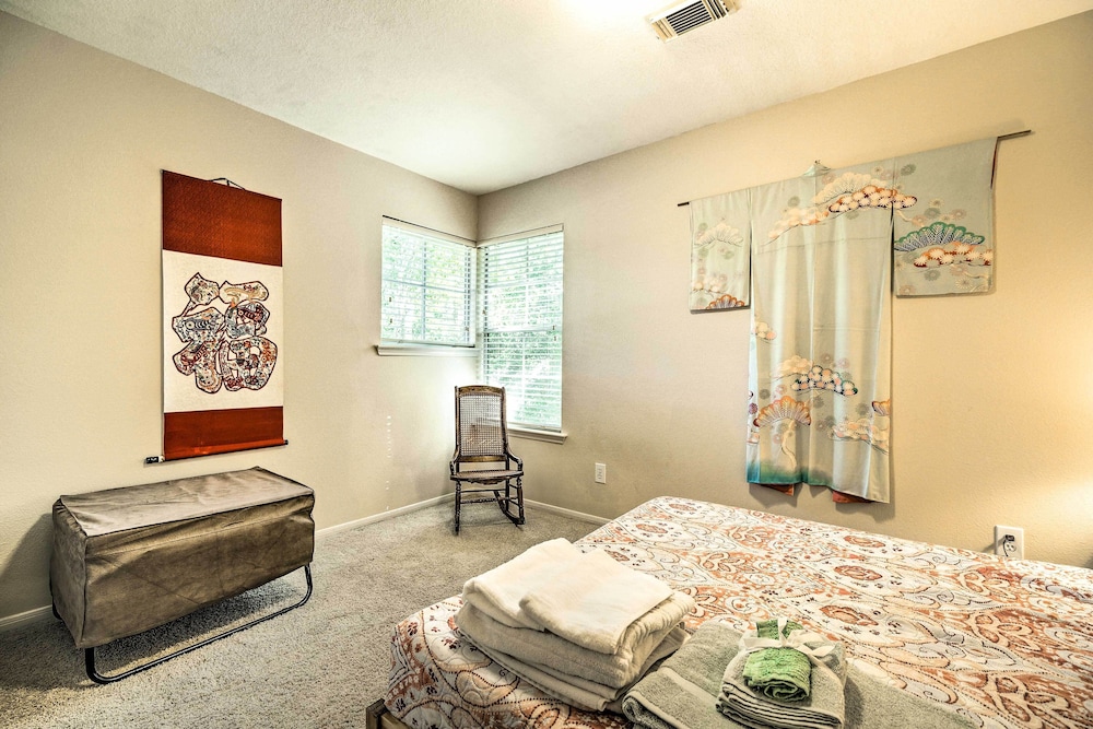 Spacious Woodlands Home: Pool & Outdoor Oasis view 3