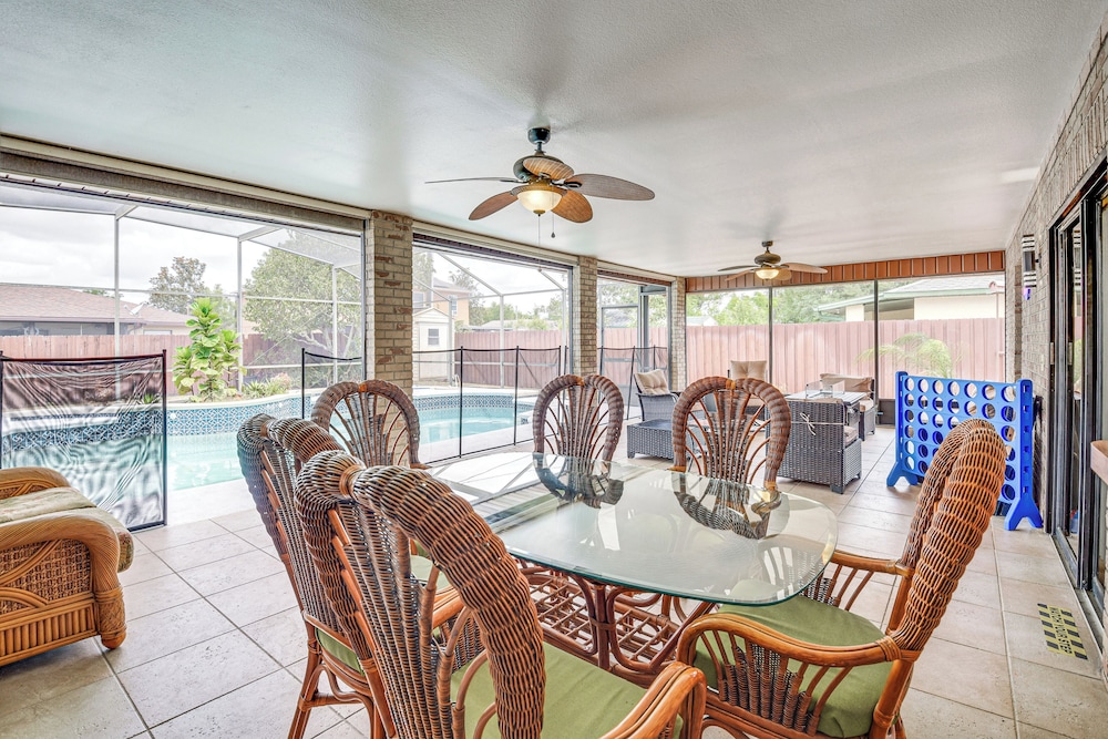 6 Mi to Gemini Springs Park: Chic Home w/ Pool!