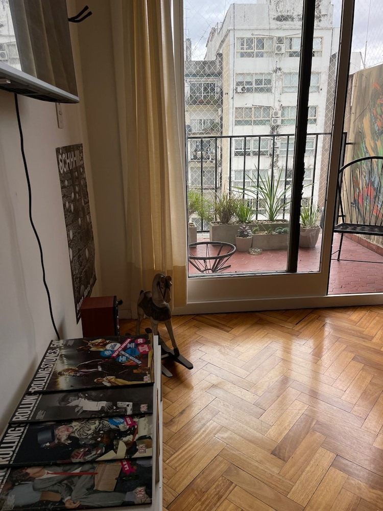 DEPARTAMENTO COMPLETO EN RECOLETA