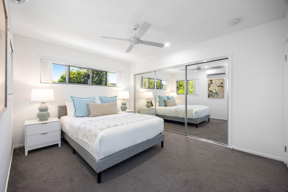 Bright 3-bed Home With Private Courtyard