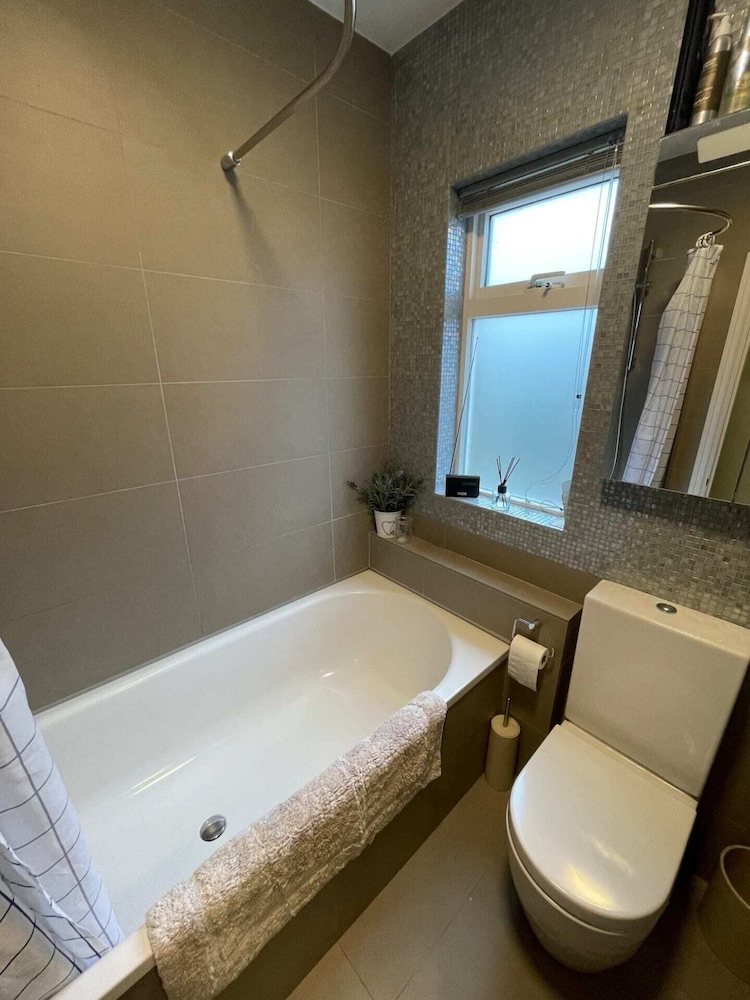 Beautiful & Cosy 2BD House - Southwark