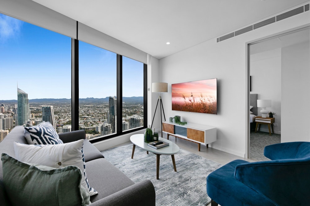 Oceanfront 2-bed With Spectacular View Pool & Gym