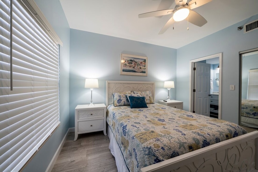 Sterling Sands 604 2 Bedroom Condo by RedAwning view 2