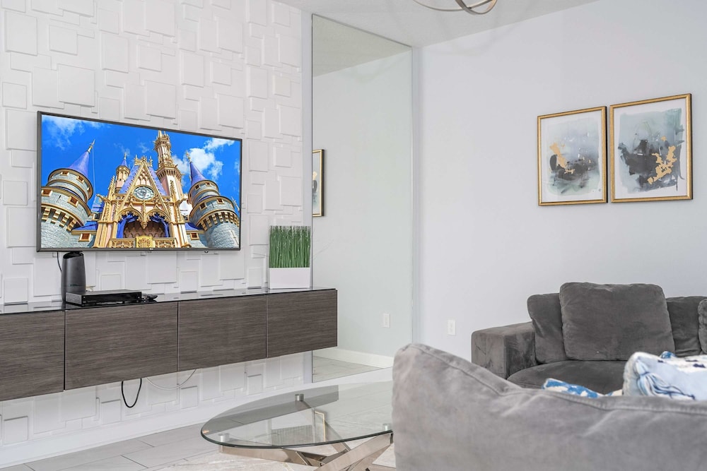 Home 6bed Themed Rooms Game Room Storey Lake
