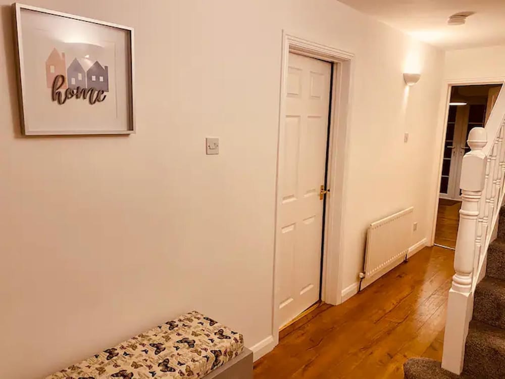 Beautiful 3-bed House in Londonderry view 3